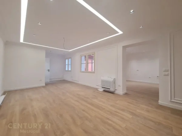 Tirane, jepet me qera ambjent biznesi Kati 2, 135 m² 1.200 € (Shkolla e Baletit)