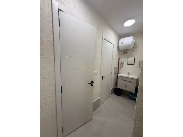 Tirane, jepet me qera zyre Kati 1, 35 m² 400 € (Mozaiku i Tiranes)