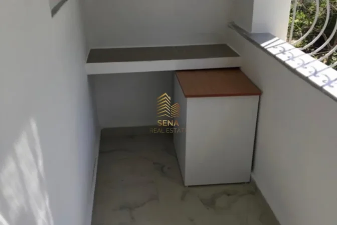 Tirane, jepet me qera apartament 1+1+Ballkon Kati 3, 50 m² 450 € (Spitali QSUT)
