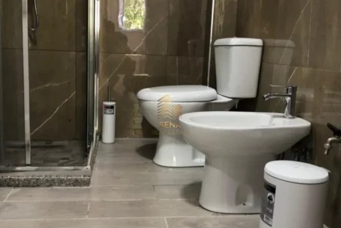 Tirane, jepet me qera apartament 1+1+Ballkon Kati 3, 50 m² 450 € (Spitali QSUT)