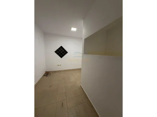 Tirane, shitet apartament 2+1 Kati 3, 104 m² 299.000 € (RRUGA E KAVAJES)