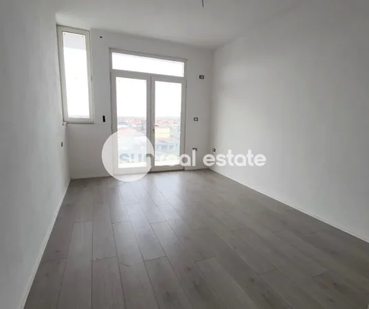 Shkoder, shitet apartament 2+1+Ballkon Kati 6, 110 m² 132.000 € (AFER POLICISE, SHKODER)