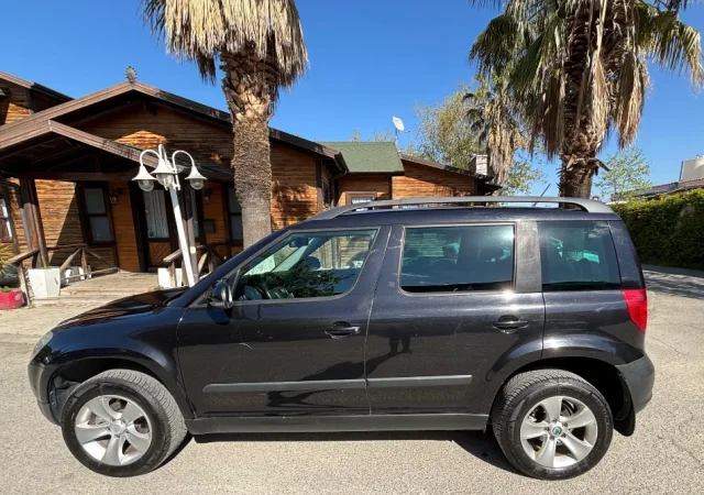 Tirane, shitet SUV Skoda Yeti 1.2TSI Benzin, e zeze manuale Klima 121.000 km 7.300 €
