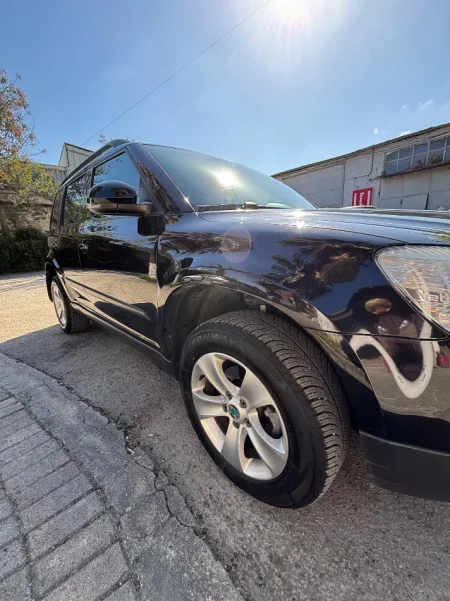 Tirane, shitet SUV Skoda Yeti 1.2TSI Benzin, e zeze manuale Klima 121.000 km 7.300 €