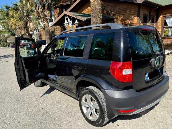 Tirane, shitet SUV Skoda Yeti 1.2TSI Benzin, e zeze manuale Klima 121.000 km 7.300 €