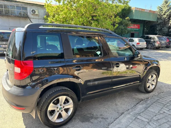 Tirane, shitet SUV Skoda Yeti 1.2TSI Benzin, e zeze manuale Klima 121.000 km 7.300 €