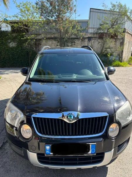 Tirane, shitet SUV Skoda Yeti 1.2TSI Benzin, e zeze manuale Klima 121.000 km 7.300 €