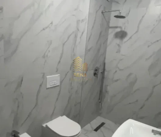 Tirane, jepet me qera apartament 1+1+Ballkon Kati 4, 60 m² 400 € (Ali Demi)