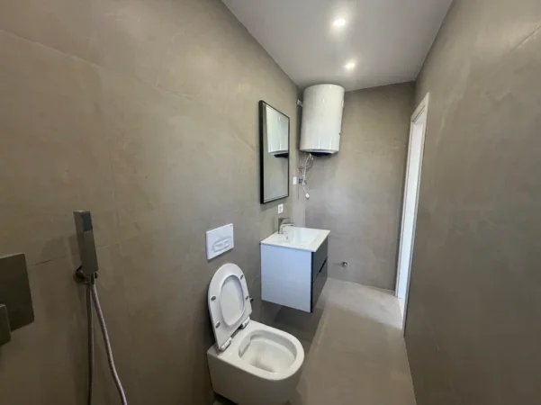 Tirane, jepet me qera apartament 1+1 Kati 2, 29 m² 400 € (Mine Peza)
