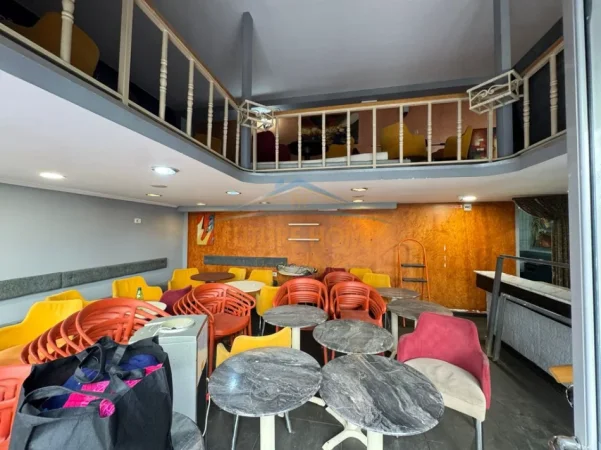 Tirane, jepet me qera bar-kafe Kati 0, 46 m² 500 € (,Yzberisht)