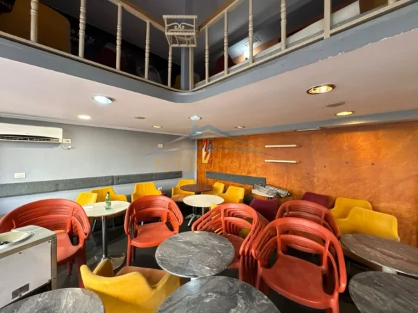 Tirane, jepet me qera bar-kafe Kati 0, 46 m² 500 € (,Yzberisht)