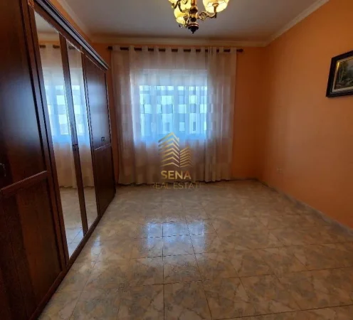 Tirane, jepet me qera apartament 1+1+Ballkon Kati 3, 84 m² 450 € (Rruga Bardhyl)