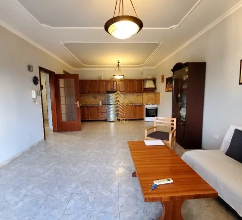 Tirane, jepet me qera apartament 1+1+Ballkon Kati 3, 84 m² 450 € (Rruga Bardhyl)