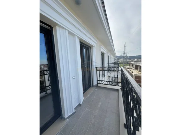 Tirane, shitet apartament 1+1 Kati 3, 94 m² 155.000 € (SAUK)