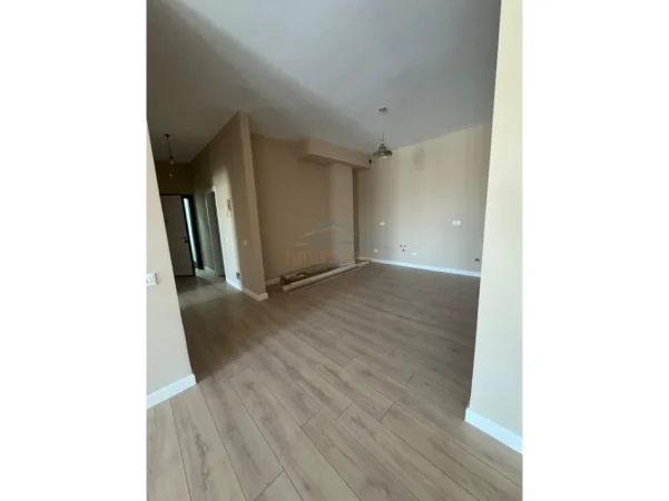 Tirane, shitet apartament 1+1 Kati 3, 94 m² 155.000 € (SAUK)