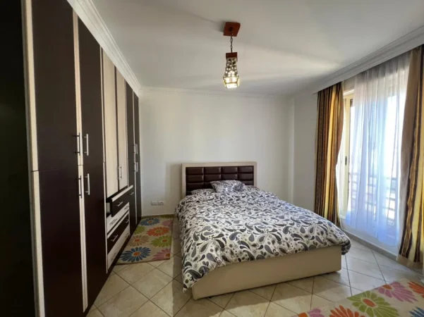 Tirane, jepet me qera apartament 2+1 Kati 10, 140 m² 700 € 