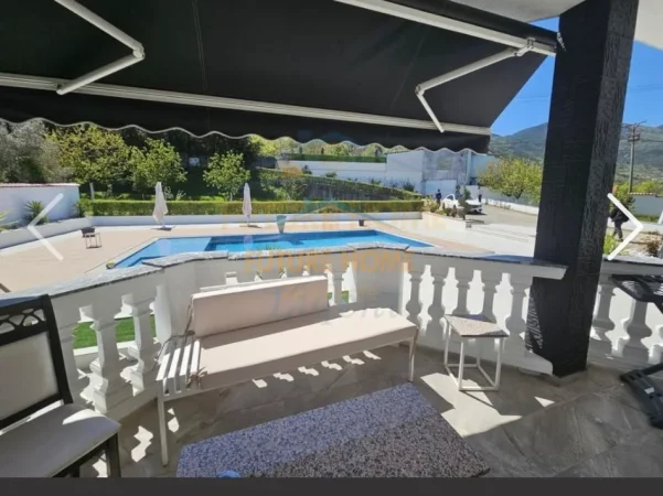 Tirane, jepet me qera Vile , 3.925 m² 3.500 € (Palma Nova, Ibe.)