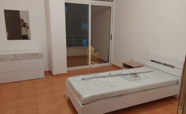 Tirane, jepet me qera apartament 2+1+Ballkon Kati 5, 108 m² 450 € (Astir)
