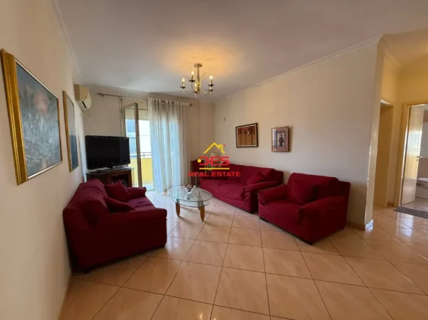 Vlore, jepet me qera apartament Kati 9, 120 m² 400 € (Bulevardi Vlorë-Skelë)