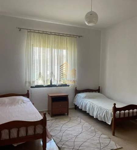 Tirane, jepet me qera apartament 2+1+Ballkon Kati 2, 100 m² 400 € (Astir)