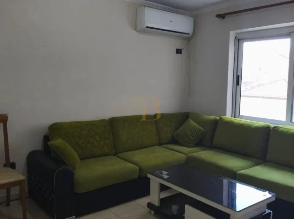 Tirane, jepet me qera apartament 1+1 Kati 4, 60 m² 500 € 