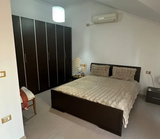 Tirane, jepet me qera apartament 3+1+Ballkon Kati 2, 144 m² 850 € (Komuna e Parisit)