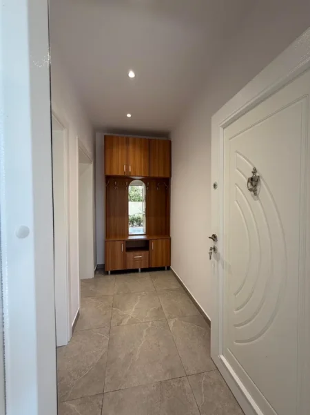 Tirane, jepet me qera apartament 1+1 Kati 1, 62 m² 450 € 