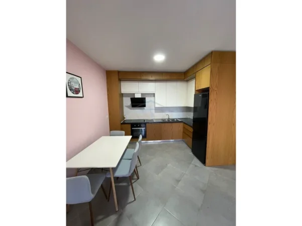 Tirane, jepet me qera apartament 1+1 Kati 4, 73 m² 600 € (GREEN CITY)