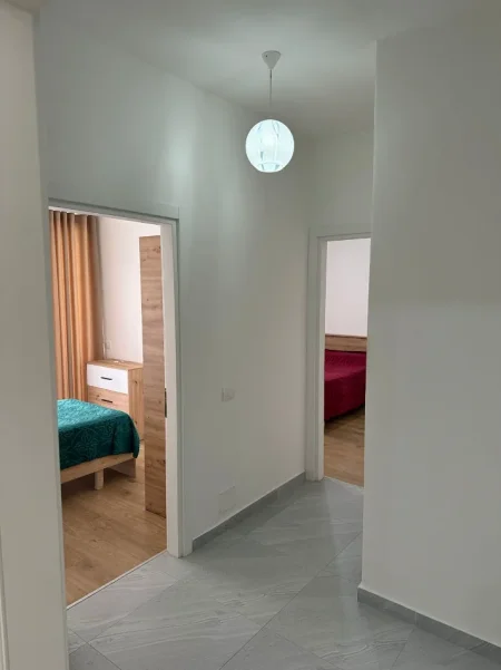 Tirane, jepet me qera apartament 2+1 Kati 4, 100 m² 600 € (URBAN GATE)