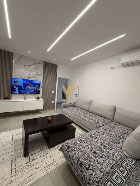 Tirane, jepet me qera apartament 1+1+Ballkon Kati 1, 65 m² 470 € (5 MAJI)