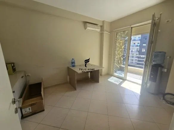 Tirane, jepet me qera zyre Kati 3, 140 m² 1.100 € (RRUGA KARL GEGA)