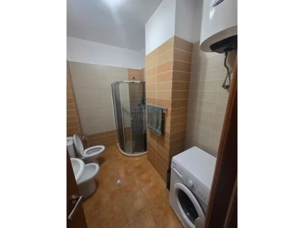 Tirane, shitet apartament 1+1 Kati 3, 71 m² 125.000 € (UNAZA E RE)