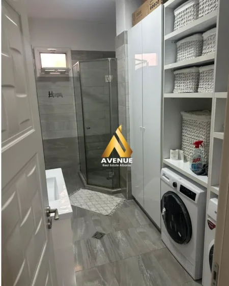 Tirane, jepet me qera apartament 2+1 Kati 4, 87 m² 700 € (liqeni artificial)