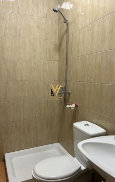 Tirane, jepet me qera apartament 1+1+Ballkon Kati 3, 50 m² 470 € (STADIUMI DINAMO)