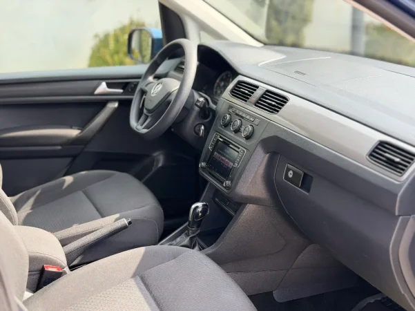 Durres, shitet makine VOLKSWAGEN CADDY 2.0 Nafte, blu e hapur automatik Klima