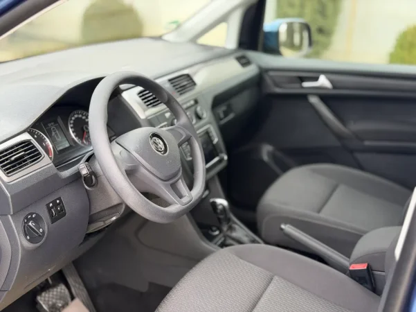 Durres, shitet makine VOLKSWAGEN CADDY 2.0 Nafte, blu e hapur automatik Klima