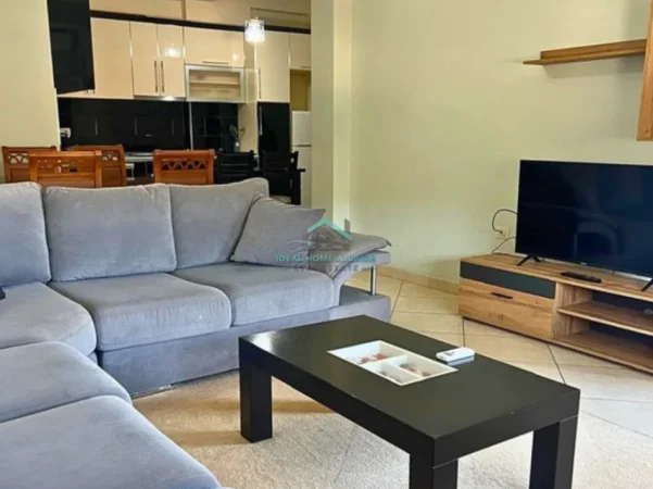 Vlore, jepet me qera apartament 2+1+Ballkon Kati 7, 90 m² 350 € (bishti kalldremit)