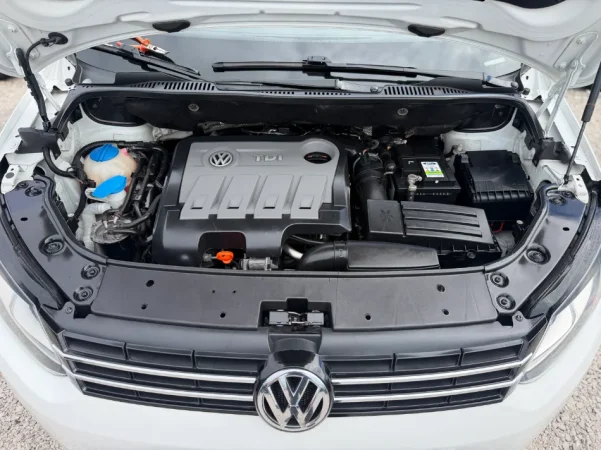 Durres, shitet makine VOLKSWAGEN TOURAN 2.0 Nafte, e bardhë automatik Klima