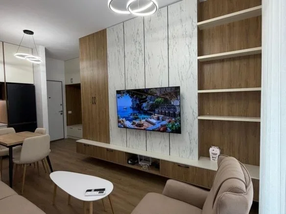 Tirane, jepet me qera apartament 1+1 Kati 6, 60 m² 450 € (ALI DEMI)