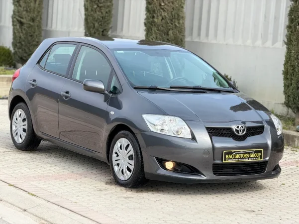 Durres, shitet makine TOYOTA AURIS 1.4 Nafte, gri e erret manuale Klima