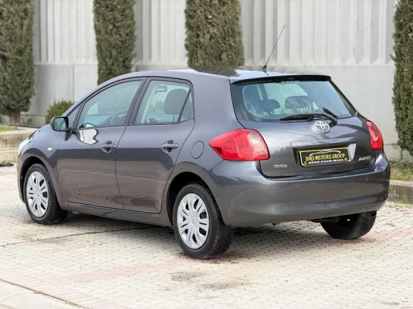 Durres, shitet makine TOYOTA AURIS 1.4 Nafte, gri e erret manuale Klima