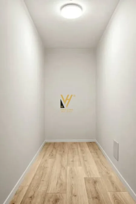 Tirane, shitet ambjent biznesi Kati 1, 60 m² 260.000 € (MUHAMET GJOLLESHA)