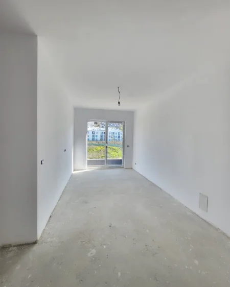 Tirane, shitet apartament 2+1+Ballkon Kati 2, 90 m² 133.250 € (Fresk)