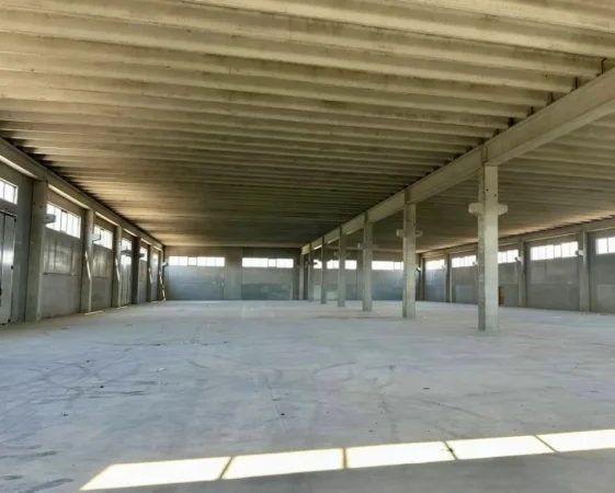 Tirane, shitet ambjent biznesi Kati 0, 850 m² 340.000 € (AUTOSTRADA TIRANE DURRES SUKTH)