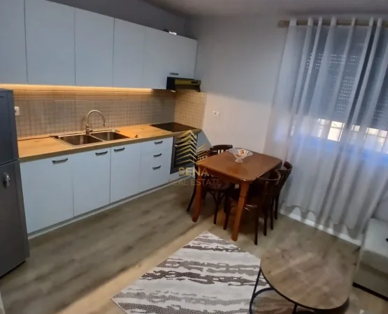 Tirane, jepet me qera apartament 1+1 Kati 2, 50 m² 400 € (Allias)
