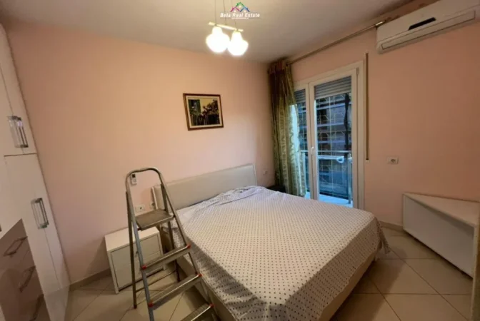 Tirane, jepet me qera apartament 1+1+Ballkon Kati 3, 68 m² 520 € (zogu i zi)