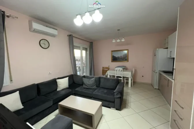Tirane, jepet me qera apartament 1+1+Ballkon Kati 3, 68 m² 520 € (zogu i zi)