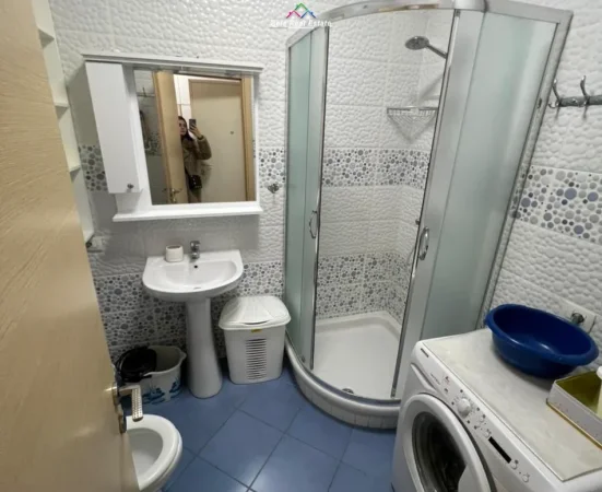 Tirane, jepet me qera apartament 1+1+Ballkon Kati 3, 68 m² 520 € (zogu i zi)