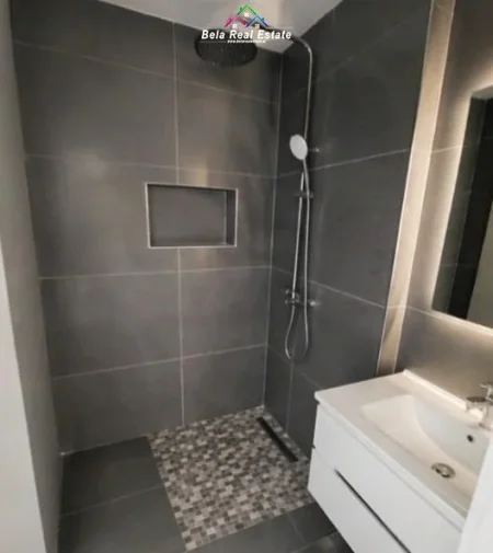 Tirane, jepet me qera apartament 1+1+Ballkon Kati 3, 70 m² 520 € (bedri karapici)