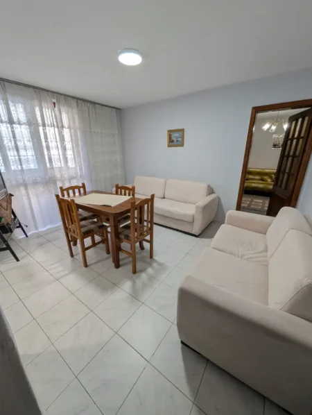 Tirane, jepet me qera apartament 2+1 Kati 1, 90 m² 500 € (ALI DEMI)